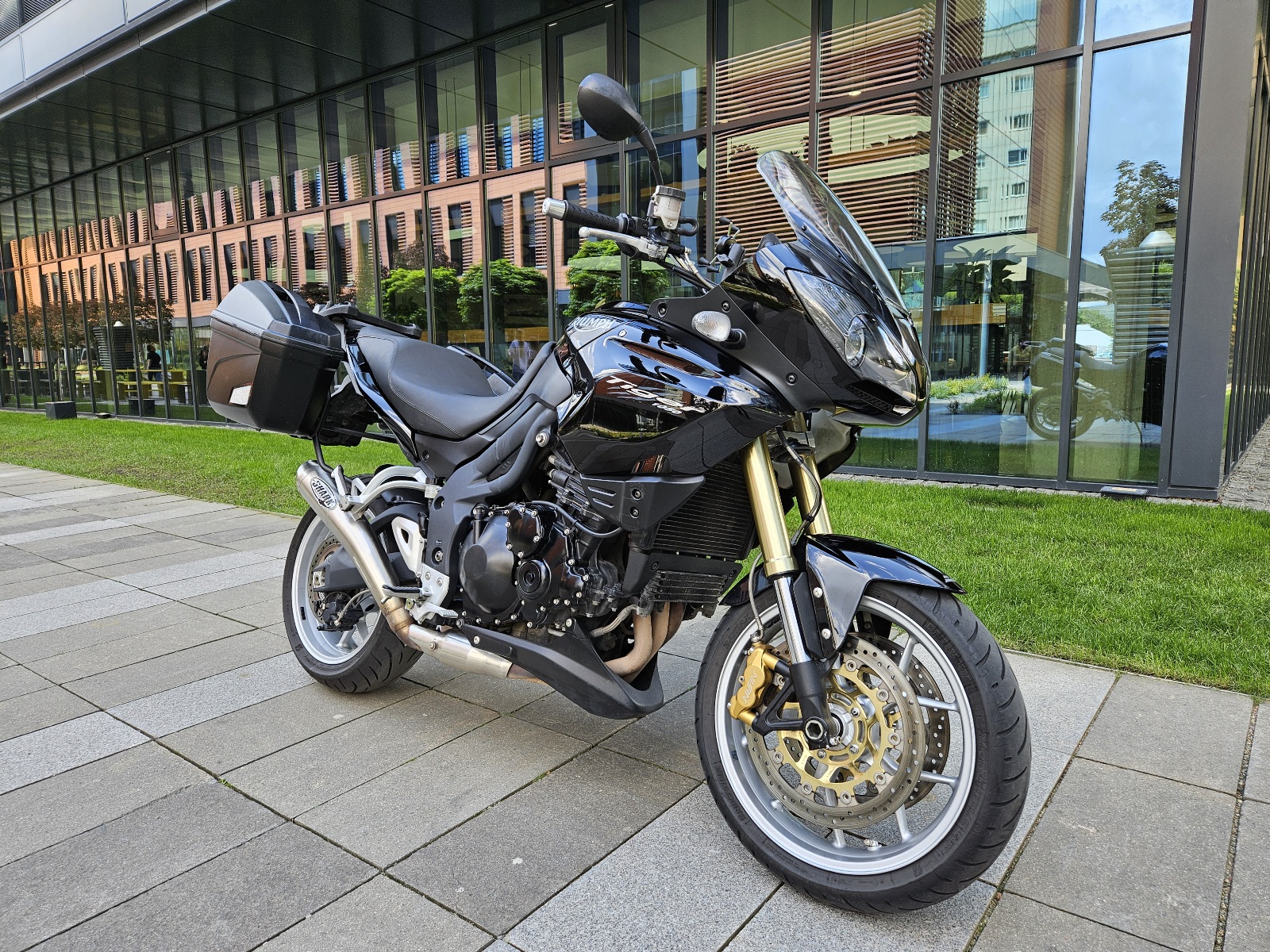 Foto Euro 4 Triumph Tiger 1050 cmc 115 cp black edition 2010