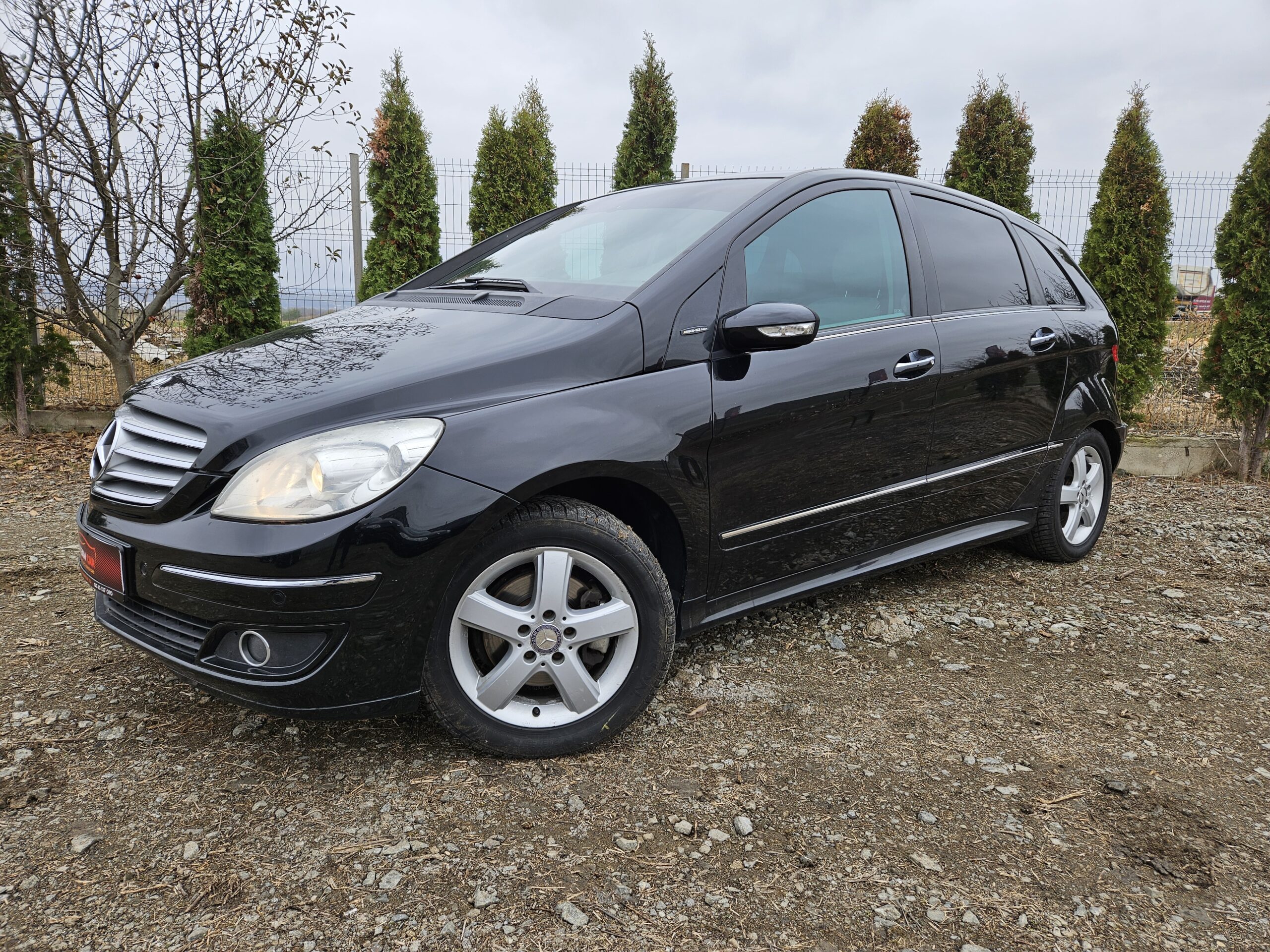 Mercedes Benz B180