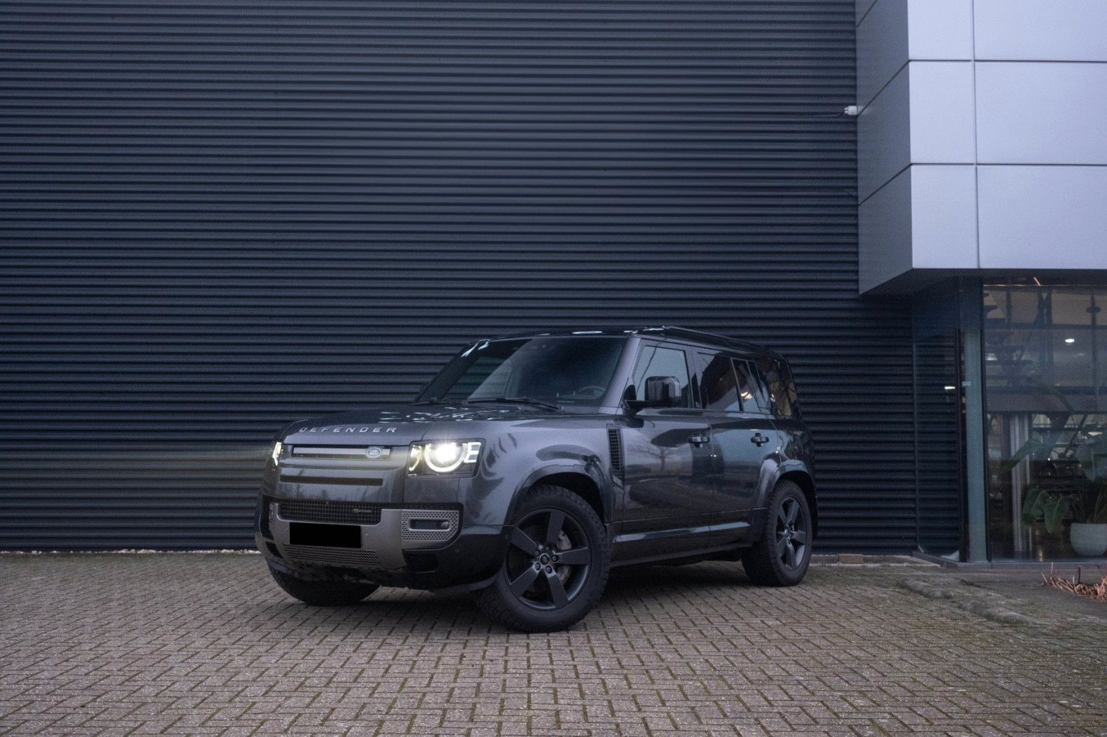 Land Rover Defender 110 Hybrid