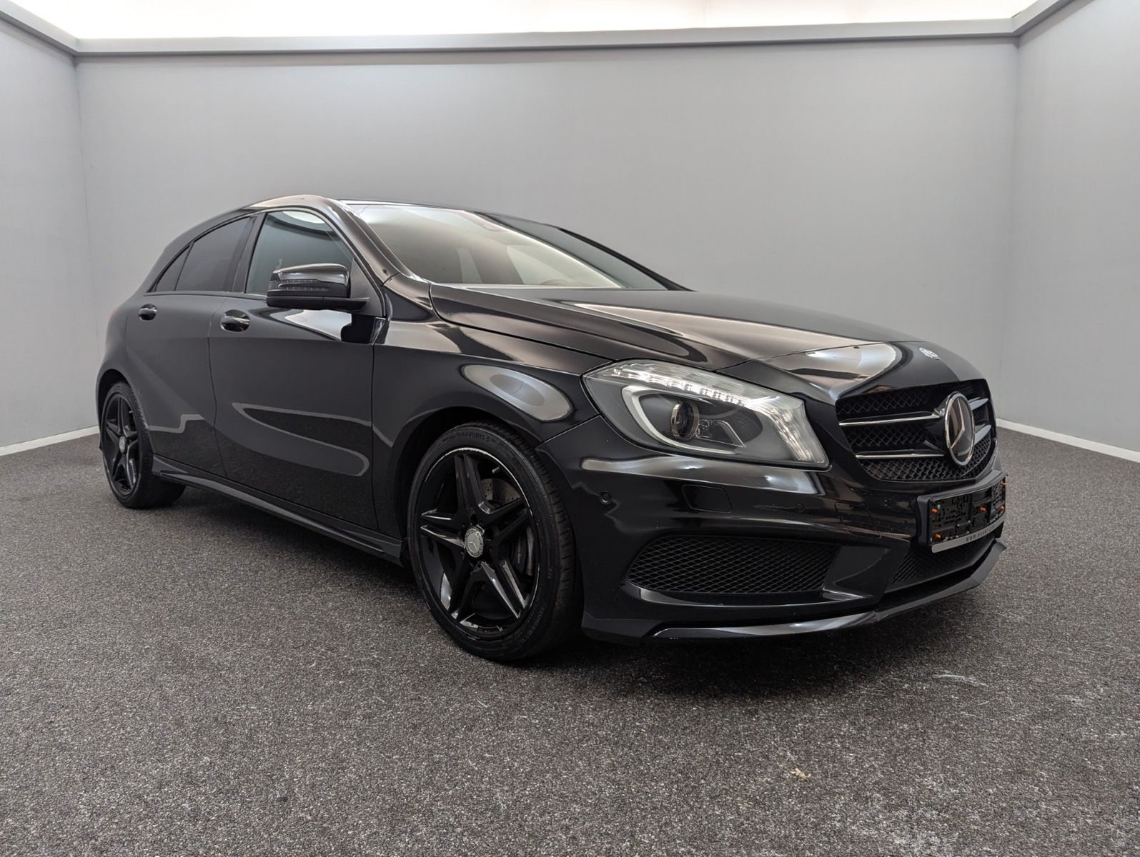 Foto Euro 6 Mercedes-Benz A 220 4Matic 2015