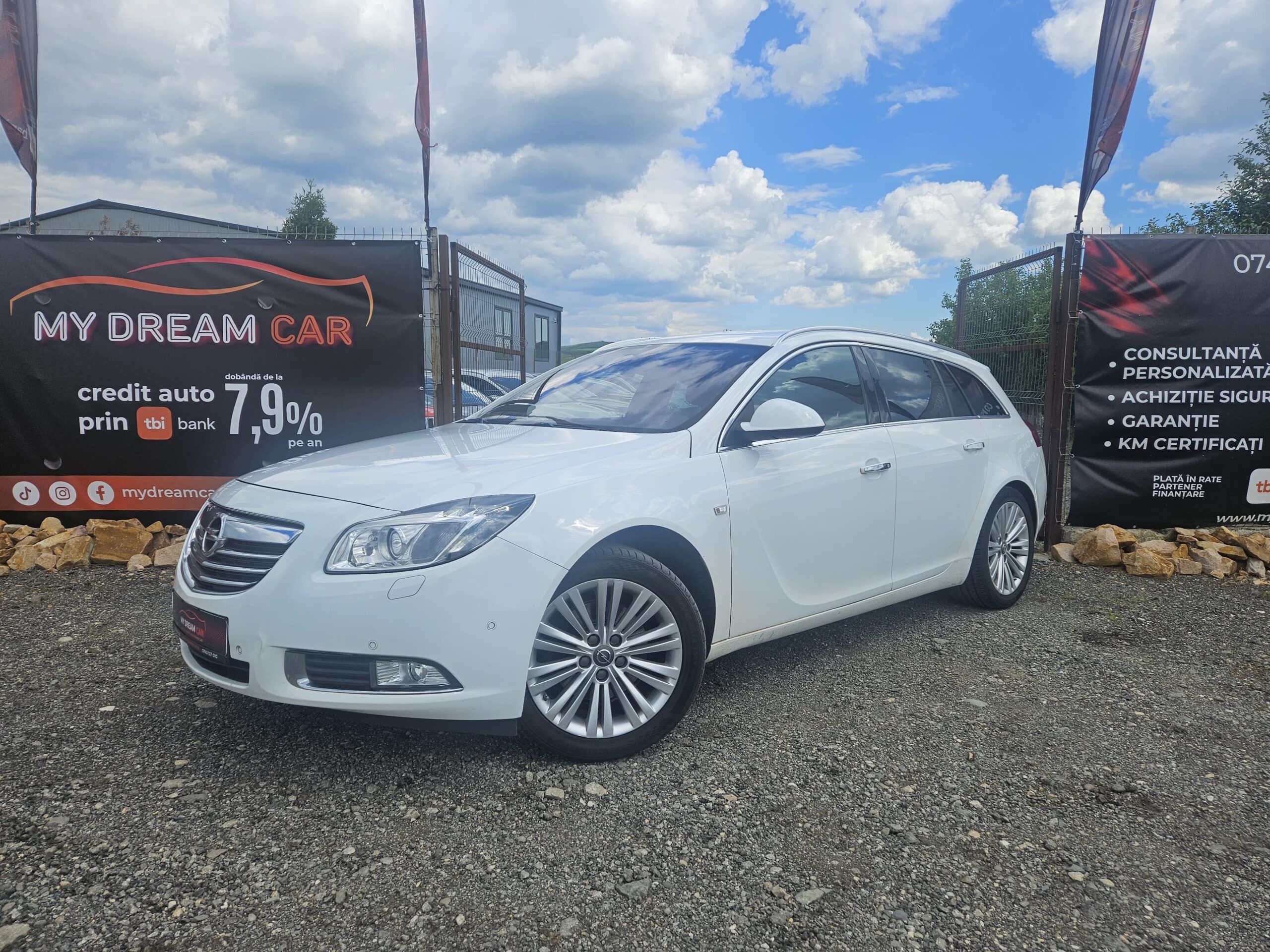 Foto Euro 5 Opel Insignia 2.0L 160cp Cosmo/Bi-Xenon/Parctronik/SoftClose 2012