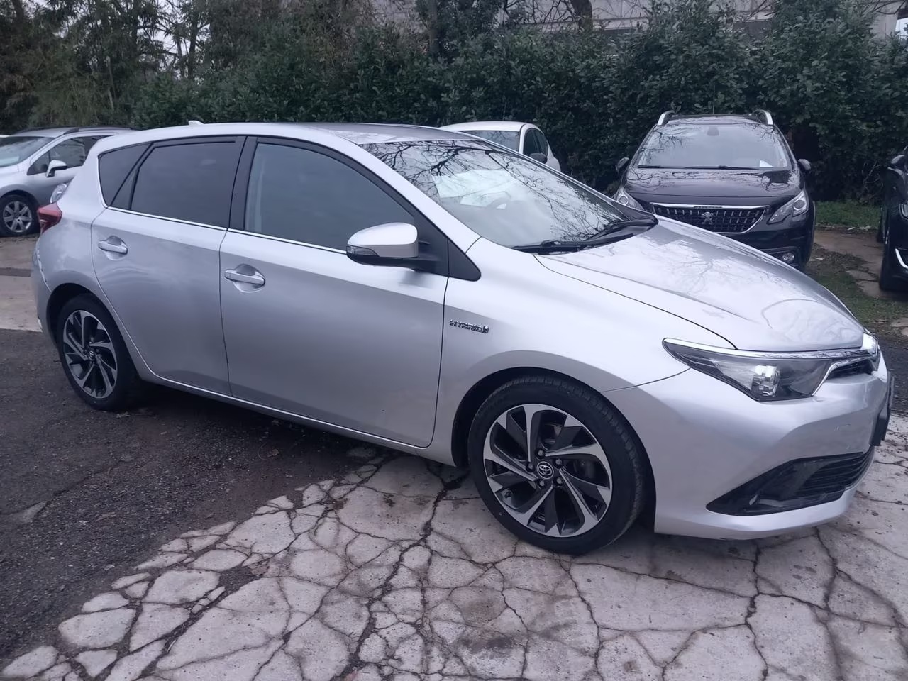 Foto  Toyota Auris 1.8 Hybrid Active 2016
