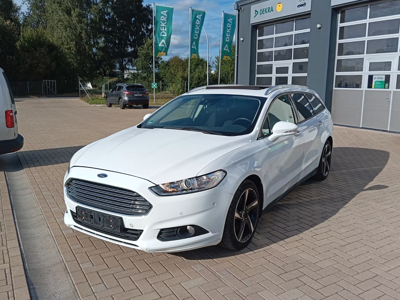 Foto Euro 6 Ford Mondeo 2,0 TDCi 110kW Titanium 2015