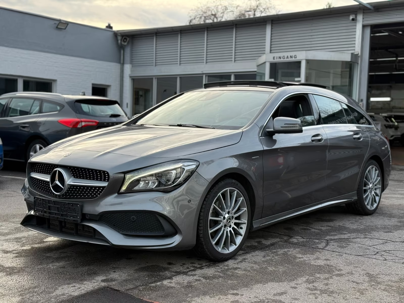 Foto Euro 6 Mercedes-Benz CLA 200 AMG Edition LED* Pano.* 2019